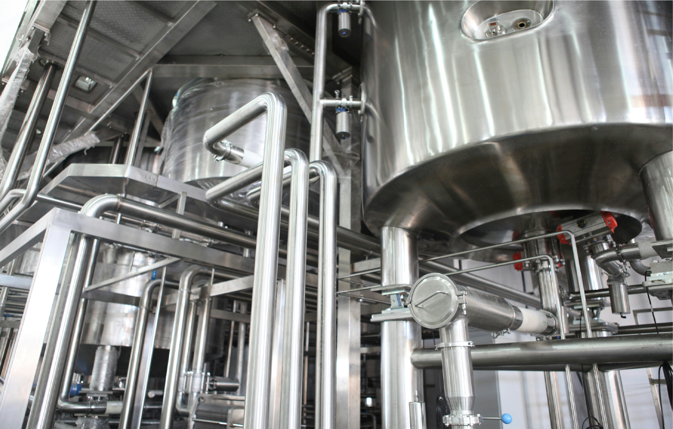 Clean and clinical ClearSolv facilities for the storage and distribution of high quality solvents, such as ethanol, for extraction purposes.